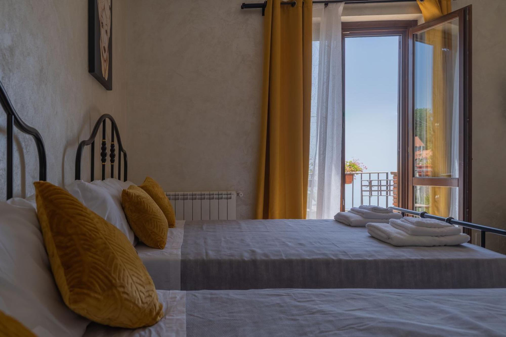 Etna Sunshine Rent Rooms Puntalazzo ภายนอก รูปภาพ