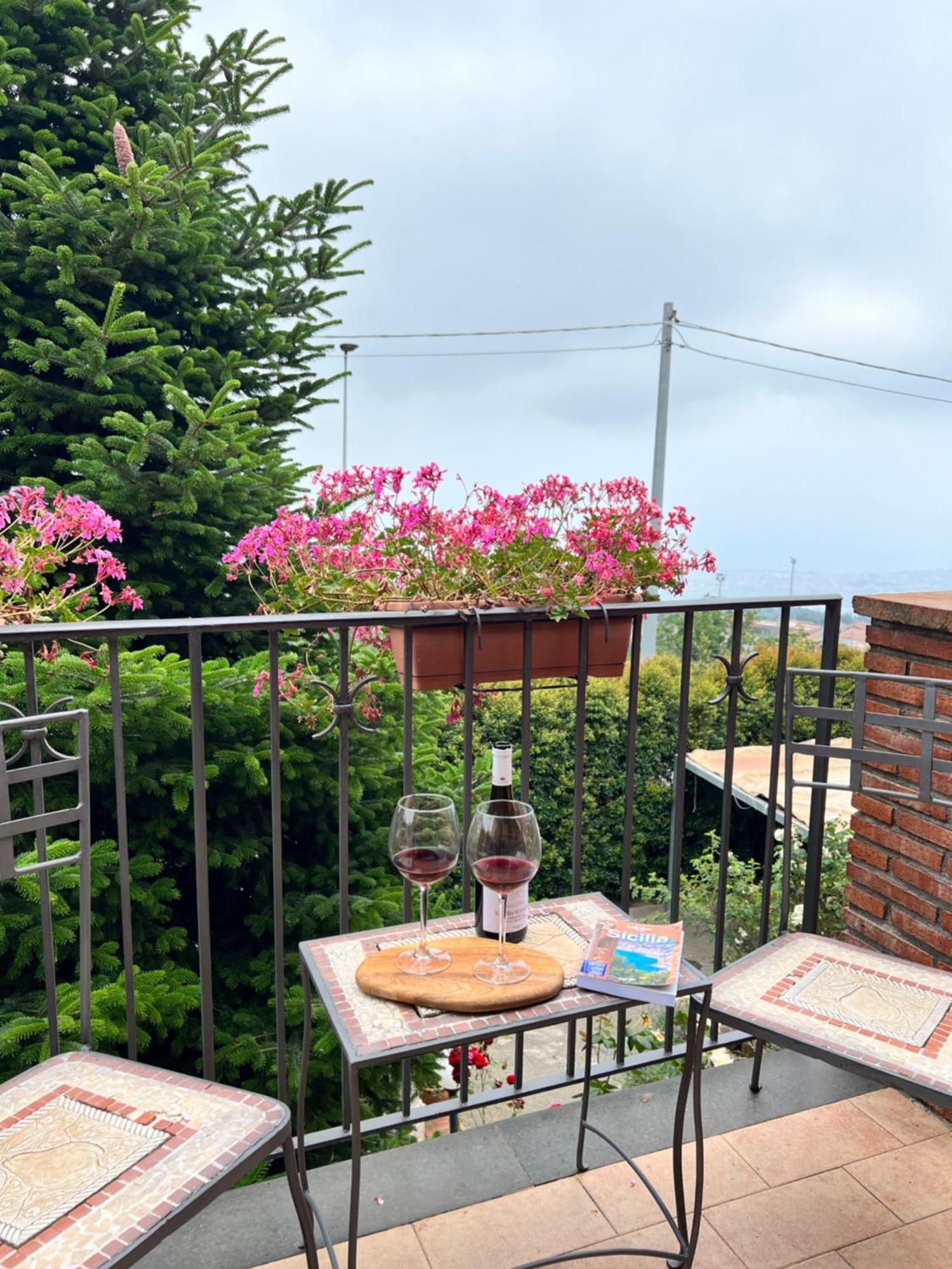 Etna Sunshine Rent Rooms Puntalazzo ภายนอก รูปภาพ
